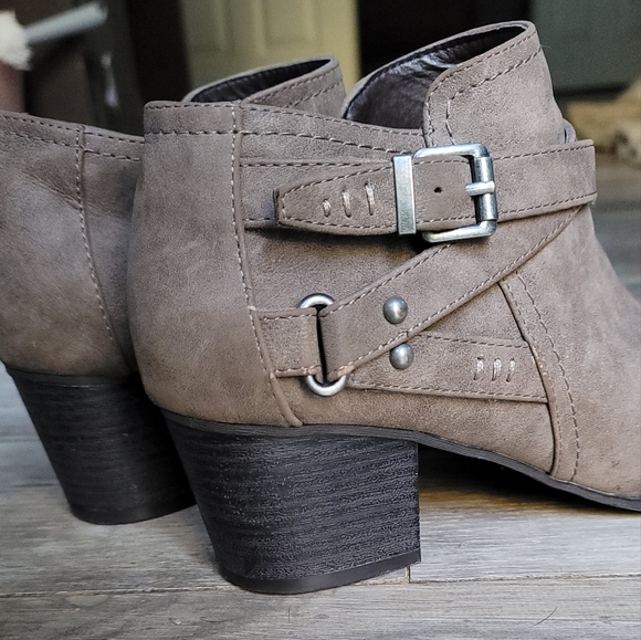 Indigo Rd. Sigrid Booties - Picture 5 of 12